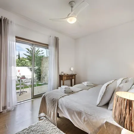 Вилла Blue Villa 3 Bedroom Villa With Optional Heated Pool Gale Albufeira