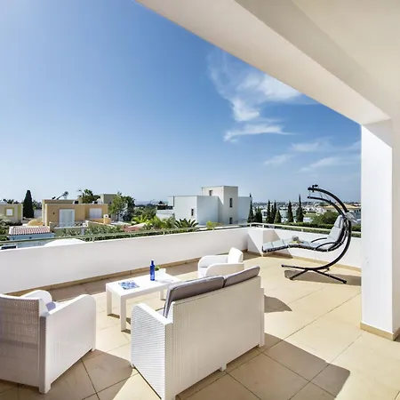Вилла Blue Villa 3 Bedroom Villa With Optional Heated Pool Gale Albufeira