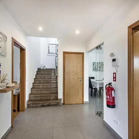 Вилла Blue Villa 3 Bedroom Villa With Optional Heated Pool Gale Albufeira Албуфейра