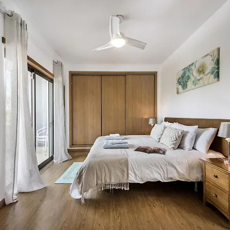 Blue Villa 3 Bedroom Villa With Optional Heated Pool Gale Albufeira Вилла