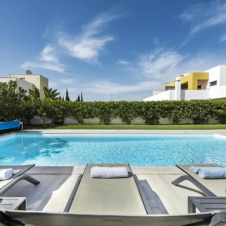 Blue Villa 3 Bedroom Villa With Optional Heated Pool Gale Albufeira Вилла