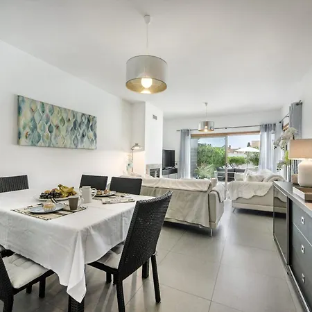 Вилла Blue Villa 3 Bedroom Villa With Optional Heated Pool Gale Albufeira